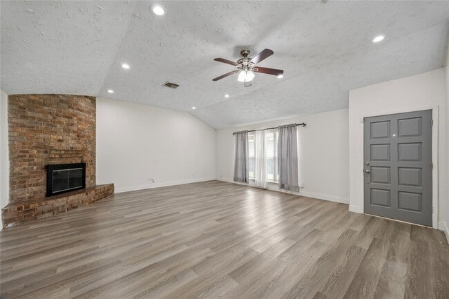 Building Photo - 1815 Millbury Dr