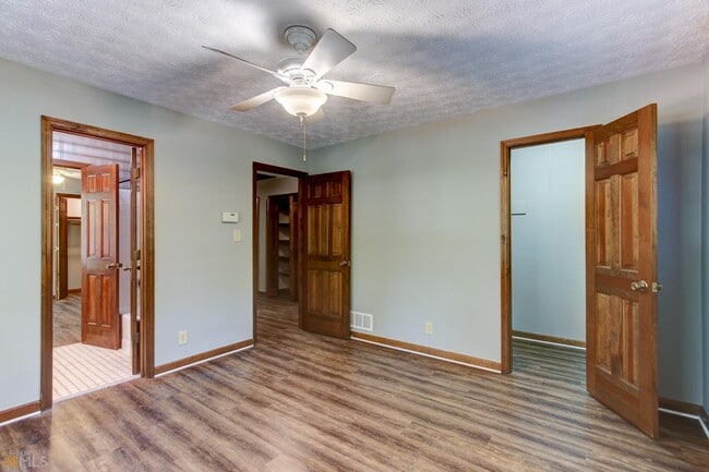 Building Photo - 130 Aspen Way