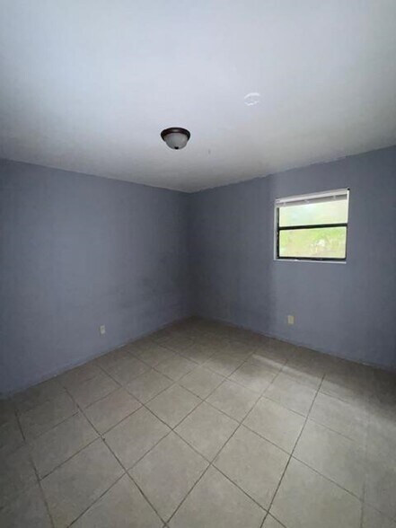 Building Photo - 1502 Oakshire Ct