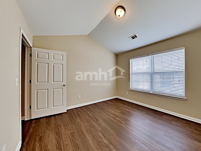 Building Photo - 235 Hudson Rdg