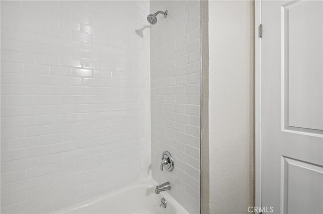 Building Photo - 1224 Fairway Cir