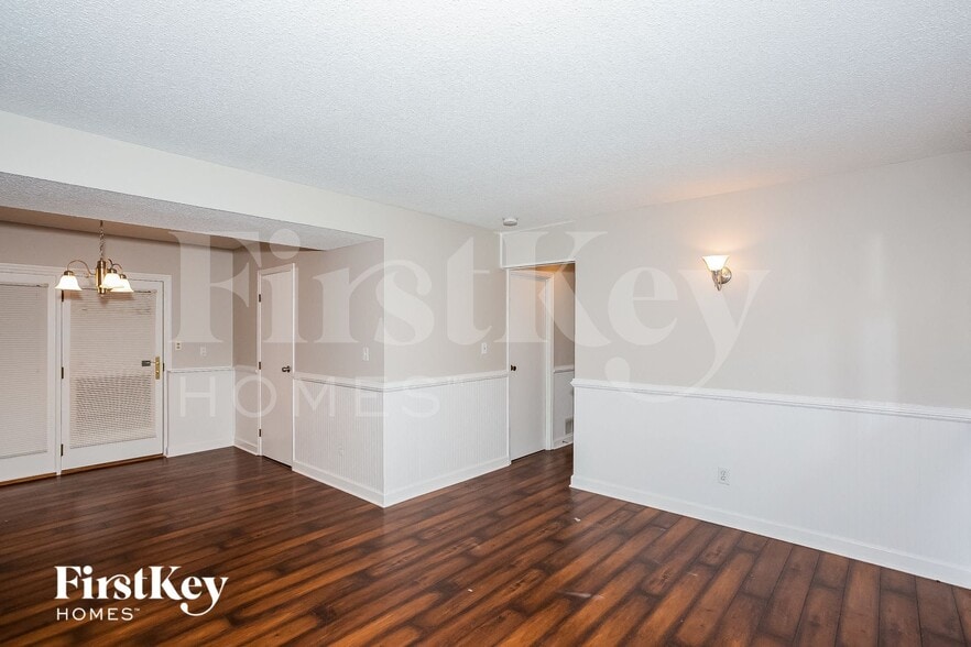 Building Photo - 111 Timberlake Ct