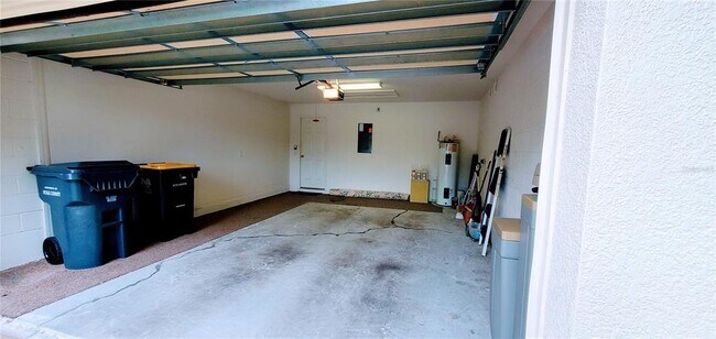 Building Photo - 520 Millifiora Ln