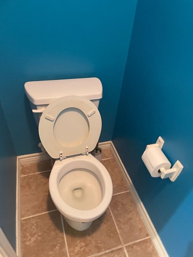 Building Photo - Large 3/2 Kingsville