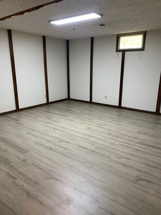 Building Photo - Looking for country living? Check out this...