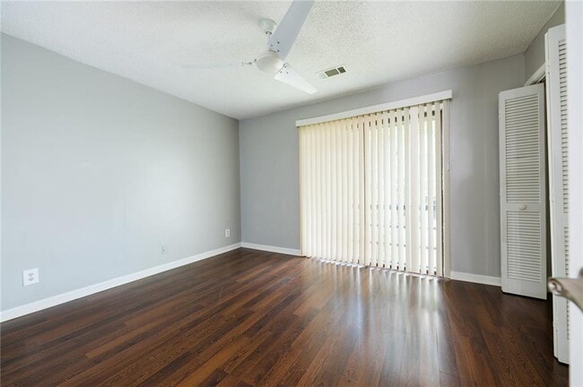 Building Photo - 650 Cleburne Terrace NE