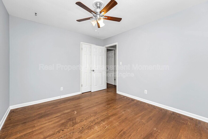 Building Photo - 603 E Greenwood St