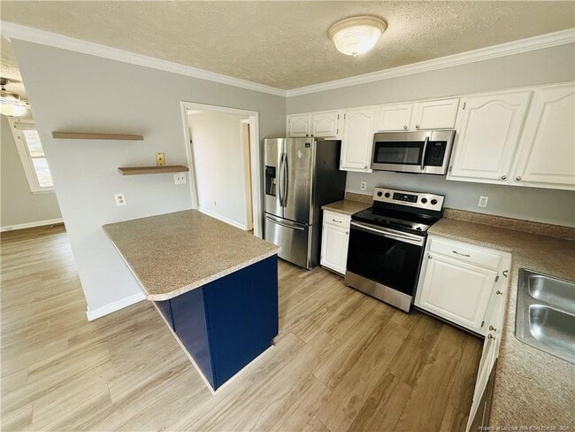 Building Photo - 5901 Rehoboth Rd