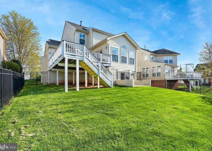Building Photo - 6805 Rathbone Pl