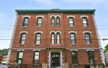 Building Photo - 120 S 15th St