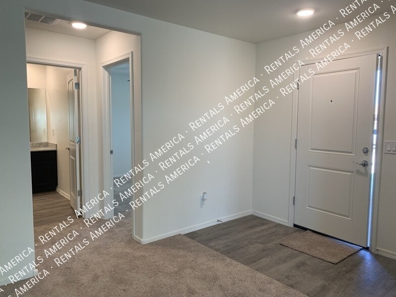 Building Photo - 2569 N Agave Ln