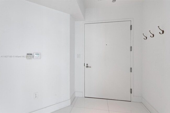 Building Photo - 2020 N Bayshore Dr