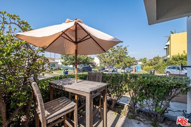 Building Photo - 3826 Prospect Ave