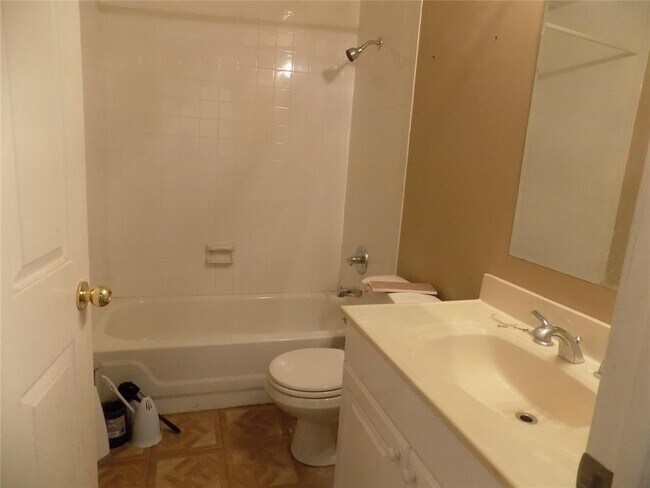 Building Photo - 30202 Oak Tree Dr