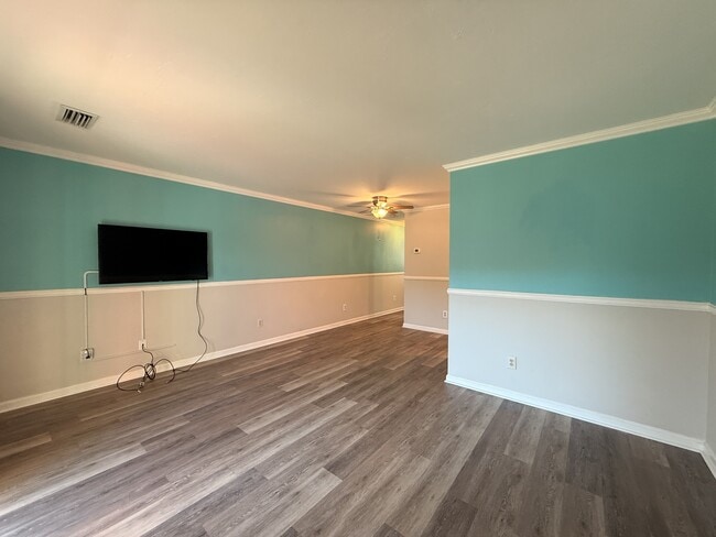 Building Photo - 7700 Porcher Dr