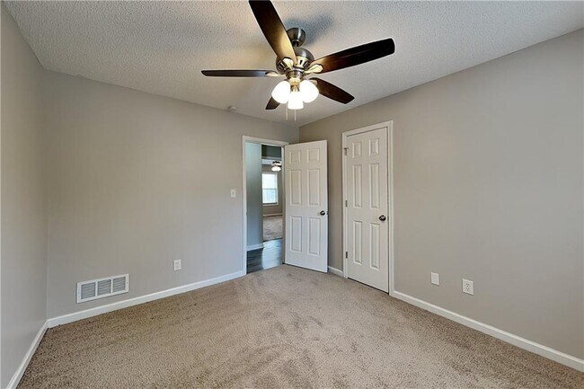 Building Photo - 232 Bomar Ln