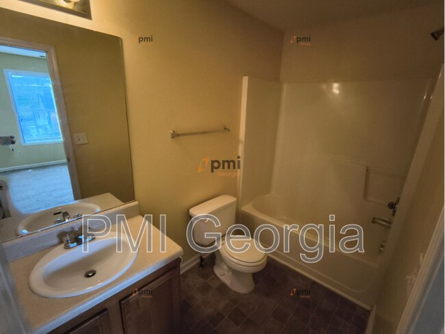 Building Photo - 8370 Hollis St