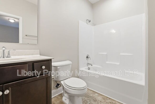 Building Photo - 588 Angel Oak Dr