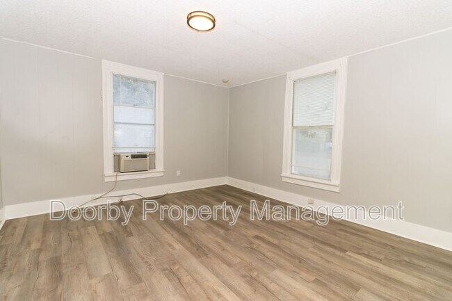 Building Photo - 2901 E 47th St