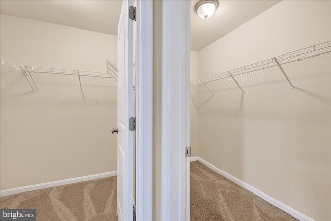 Building Photo - 2557 Campus Way N