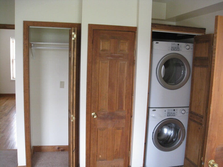 In Suite Laundry - 224 Mill St