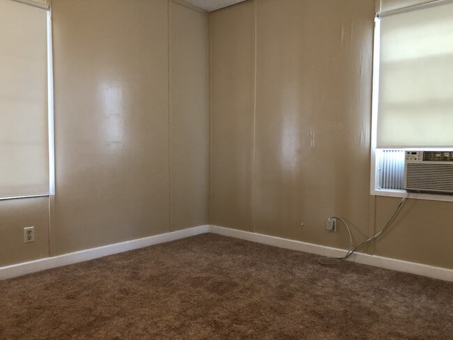 Building Photo - 10 Idaho Way