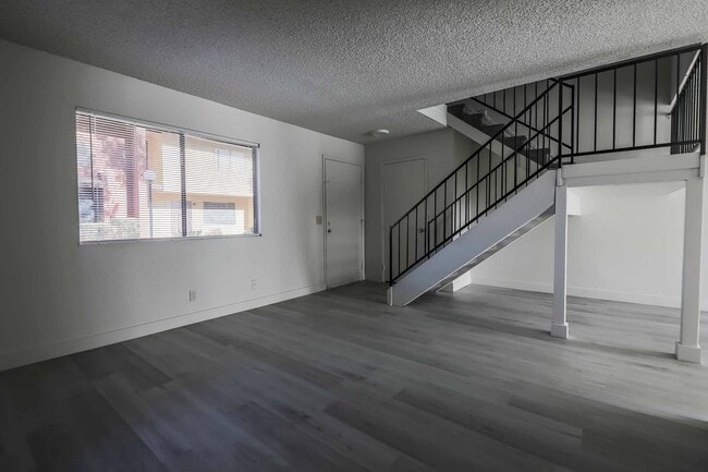 Building Photo - FULLY Remodeled 3-Bedroom Townhouse