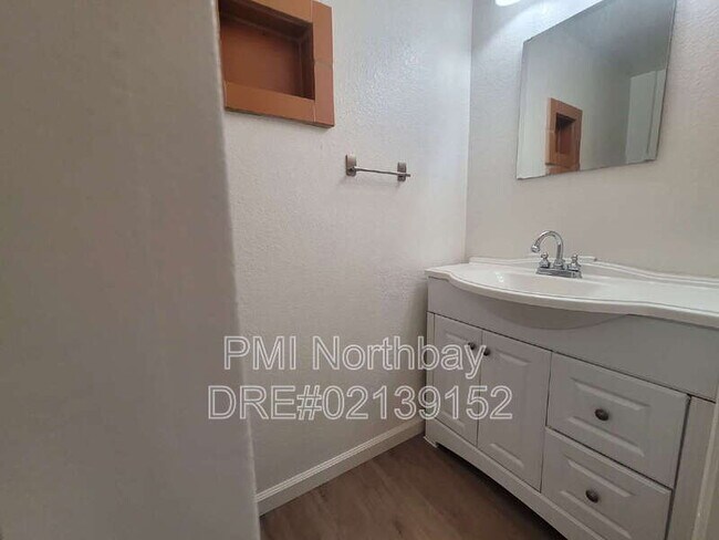 Building Photo - 2140 Woolner Ave