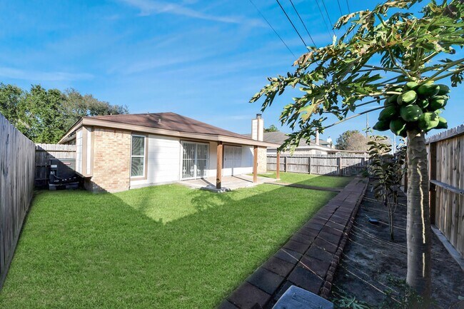 Building Photo - 10011 Berry Limb Dr