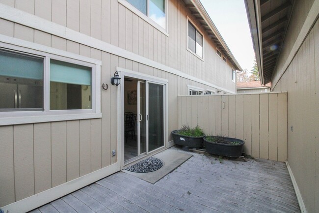 Building Photo - 2 Bedroom Townhouse with 2-Car Garage in The Villages near Downtown SLO