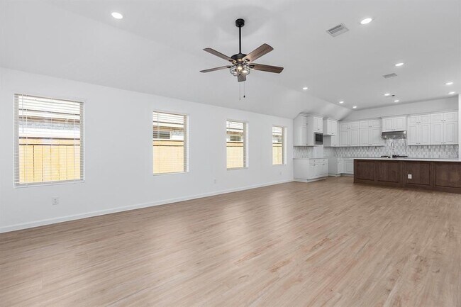 Building Photo - 28809 Mount Bonnell Dr