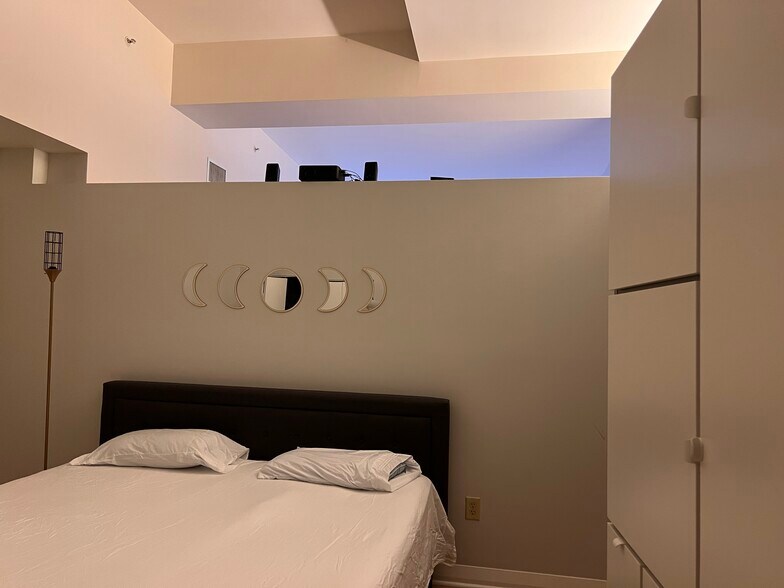 Building Photo - 237 Granby St