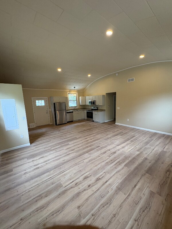 Building Photo - 1100 Valley Club Rd