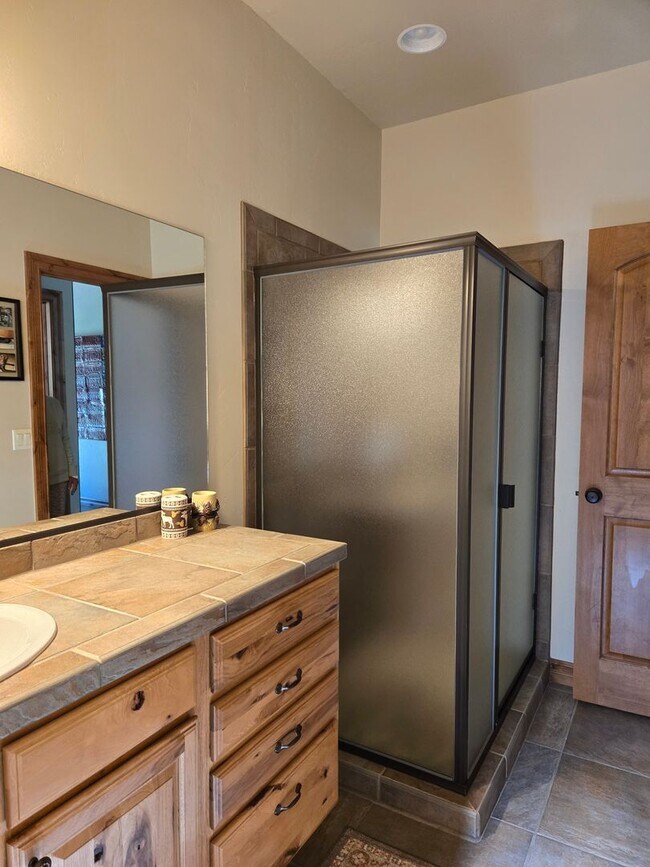 Building Photo - Wedgewood Villas ***ALL UTILITIES INCLUDED***