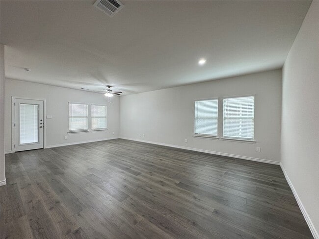 Building Photo - 2901 Bald Eagle Blvd