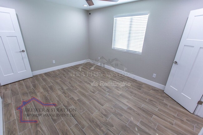 Building Photo - 2334 W Romley Rd