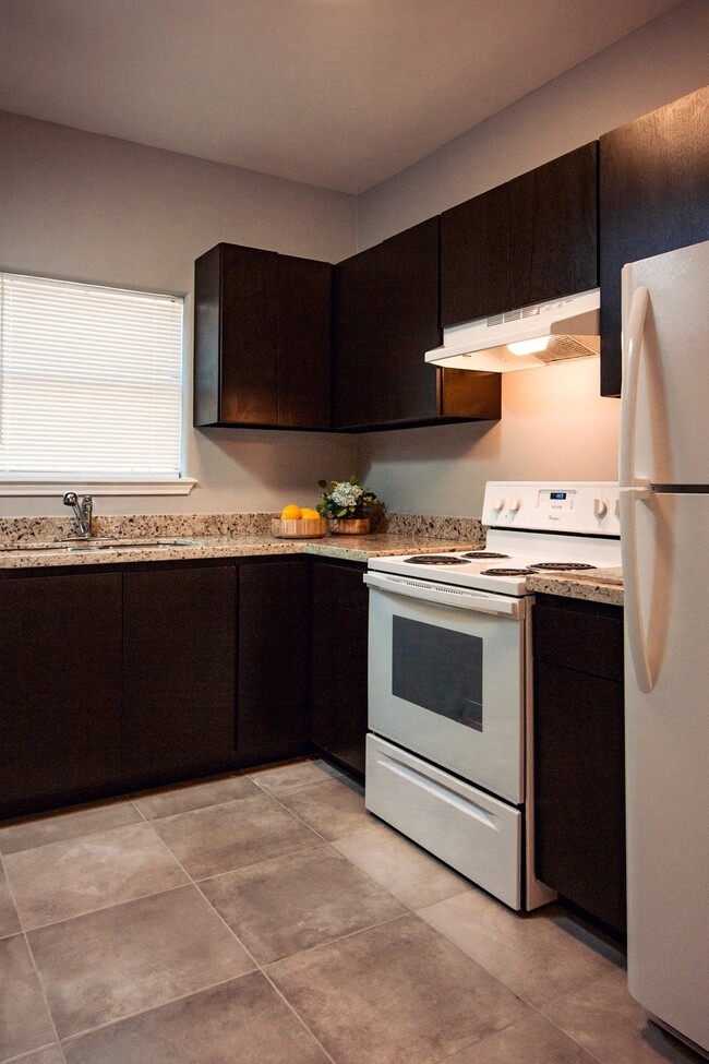 Kitchen - The Apartments at Riverhill