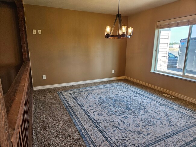 Building Photo - 4007 E 66 N