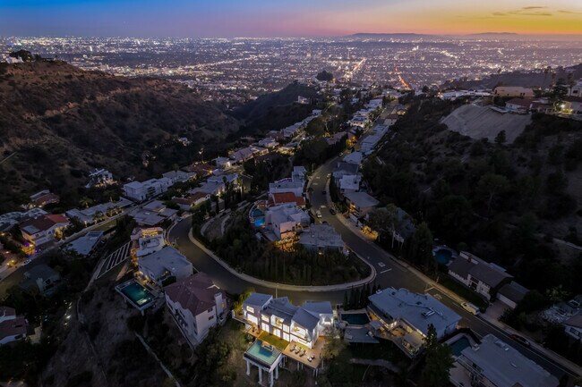 Building Photo - 7567 Hermes Dr