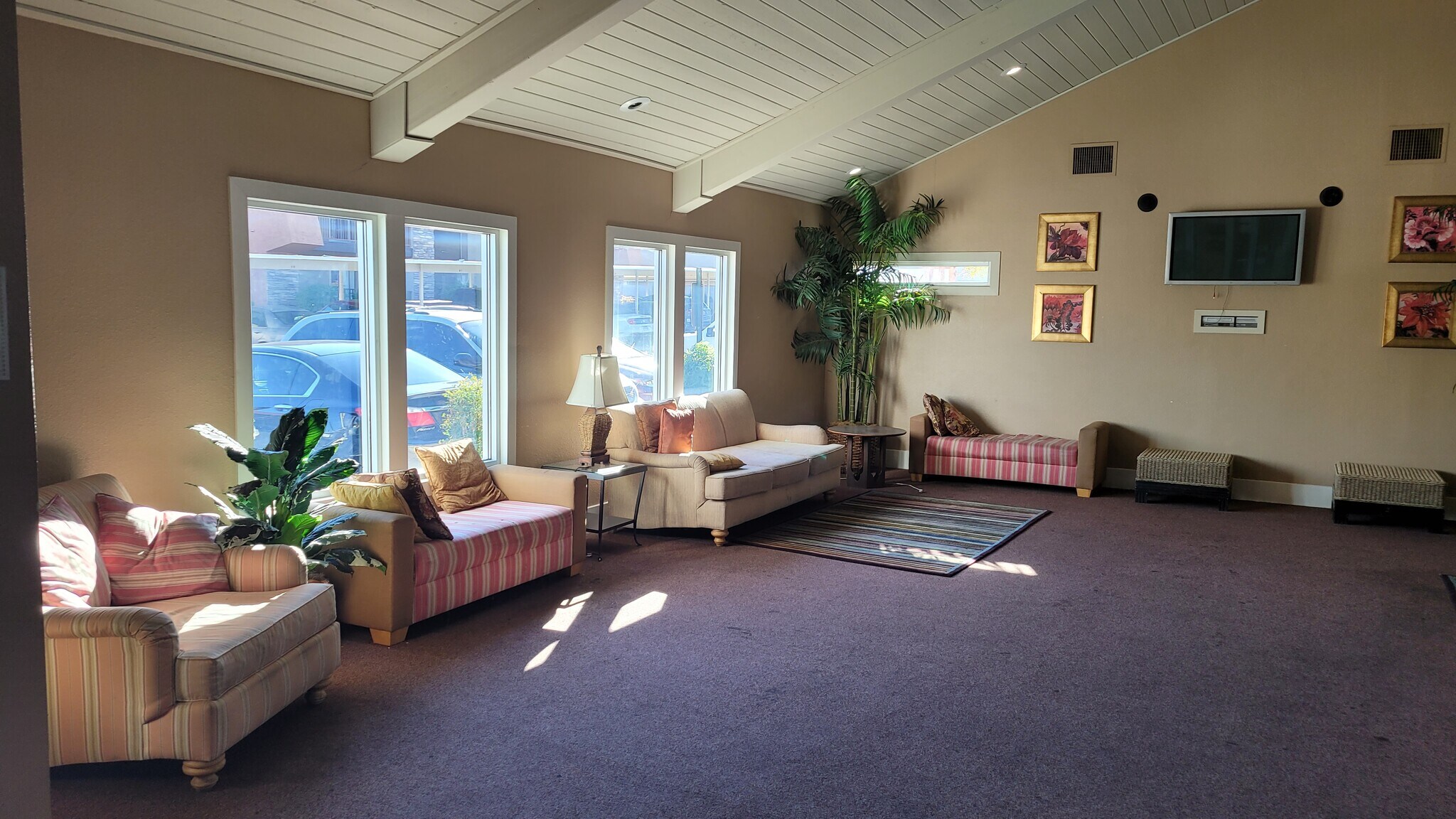 Building Photo - 5251 Indian River Dr