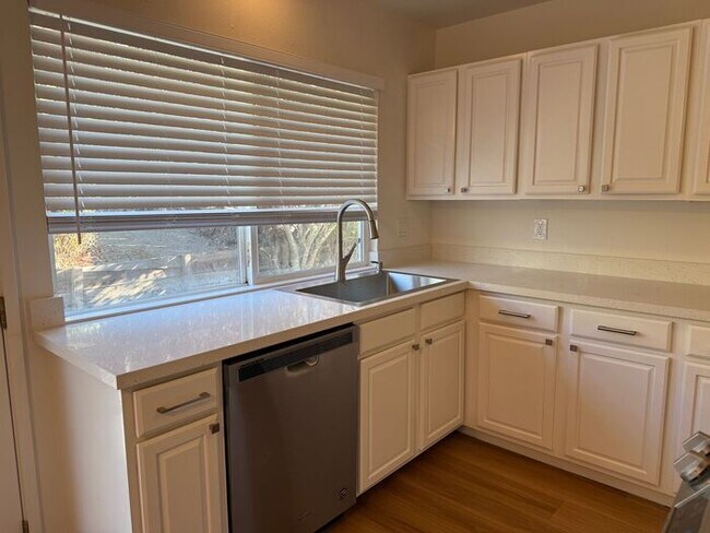 Building Photo - Newly remodeled single story home walking ...