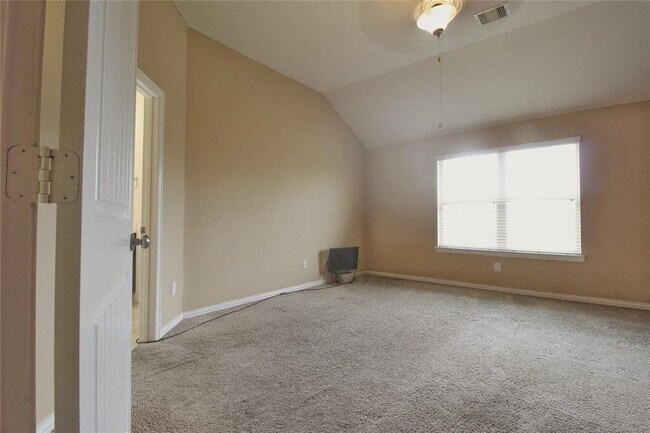 Building Photo - 16519 Regal Exeter Dr
