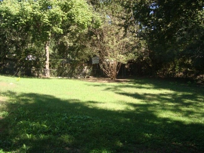 Building Photo - Move in Ready 3 bedroom!