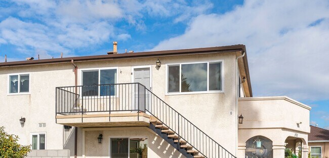 Building Photo - San Pedro Unit with Spectacular Ocean/Mari...