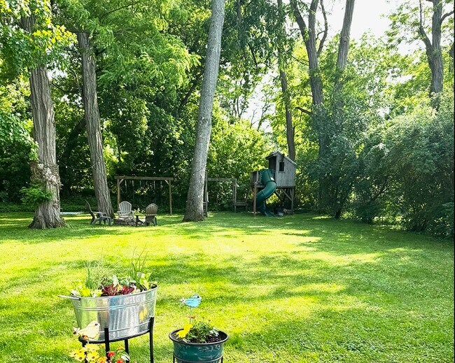 Building Photo - 37 Penhurst Rd