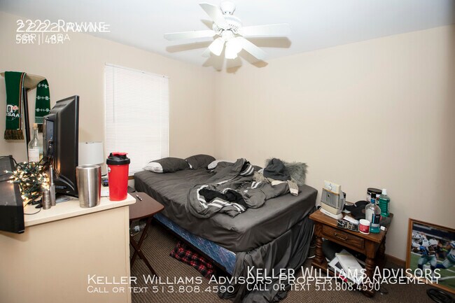 Building Photo - 2222 Ravine-