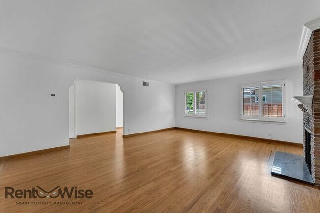 Building Photo - 1534 Whipple Ave