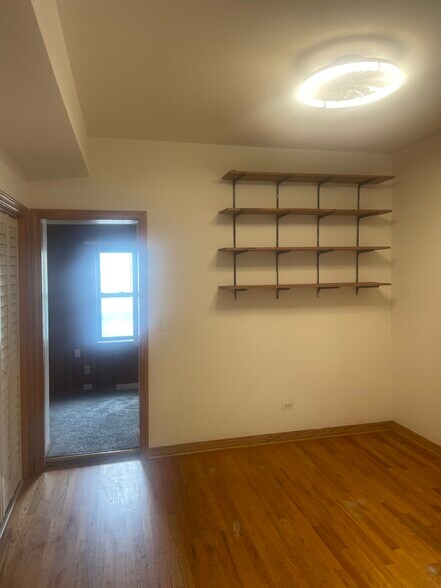 Building Photo - 8742 S Harper Ave