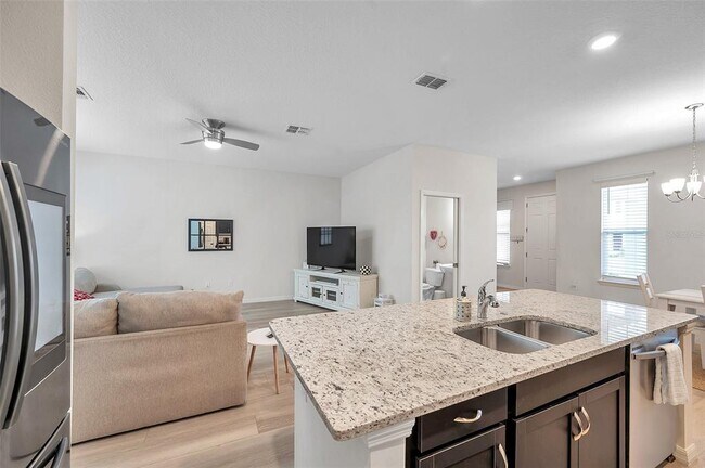 Building Photo - 4966 Avalon Park Blvd