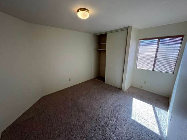 Building Photo - 1453 Woodmere Rd